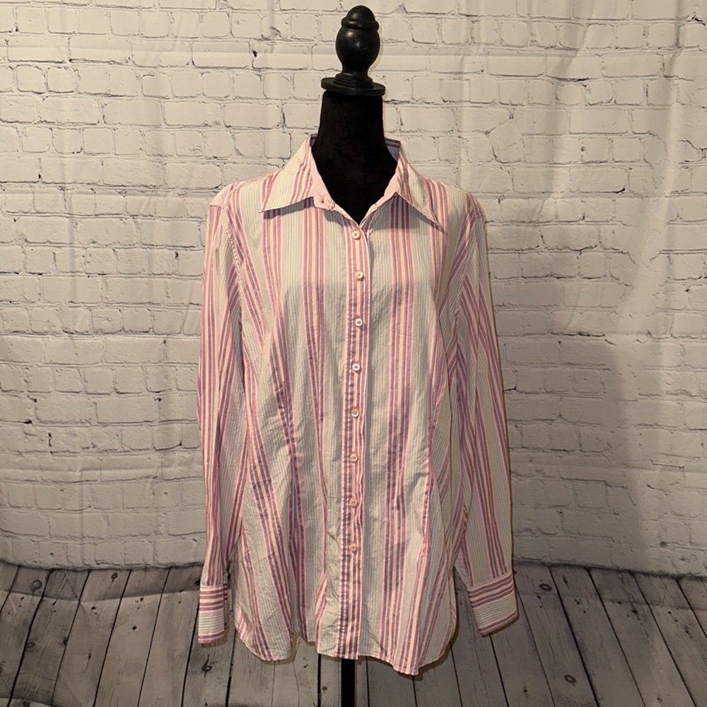 Tommy Hilfiger plus size 18. Button down long sleeve top. EUC, like new!